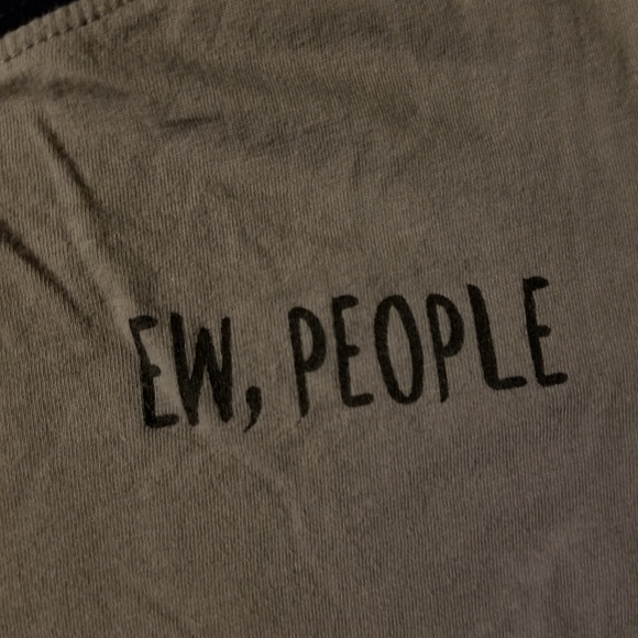 Juniors cropped tee size Large - Picture 2 of 4